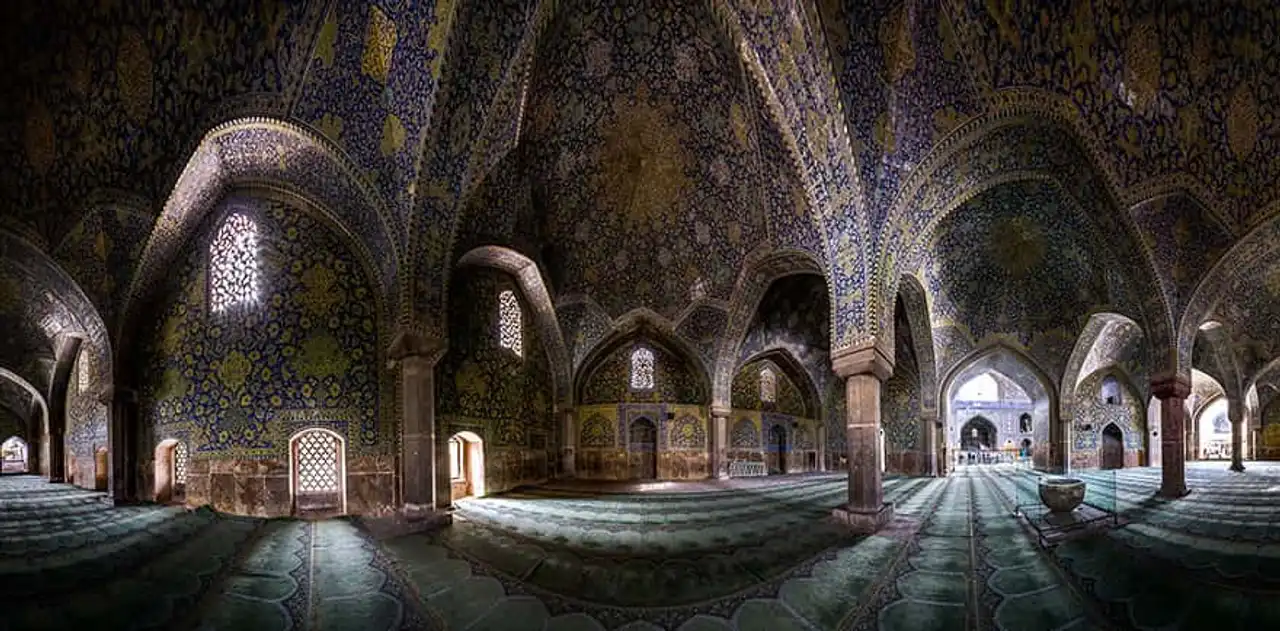 Photos from inside mosques in Iran by Mohammad Domiri