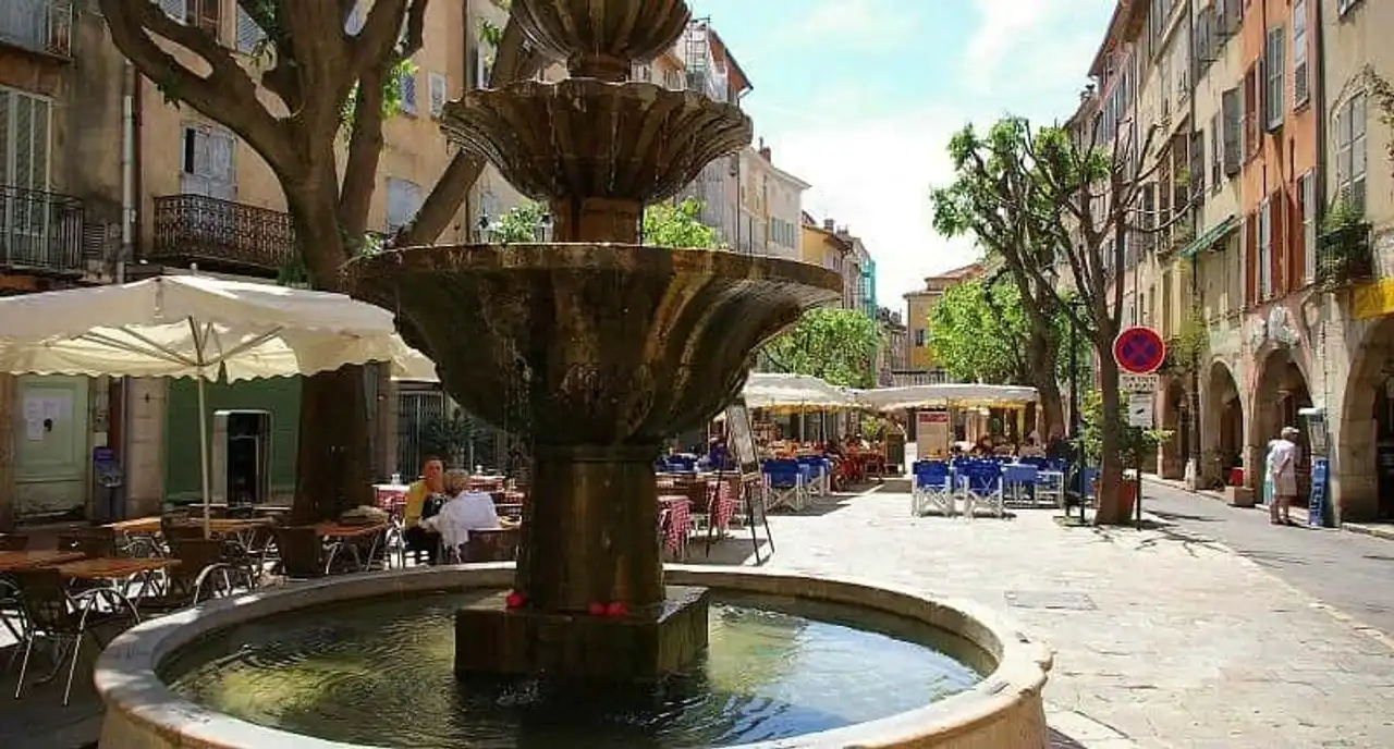 Grasse, Place aux Aires market