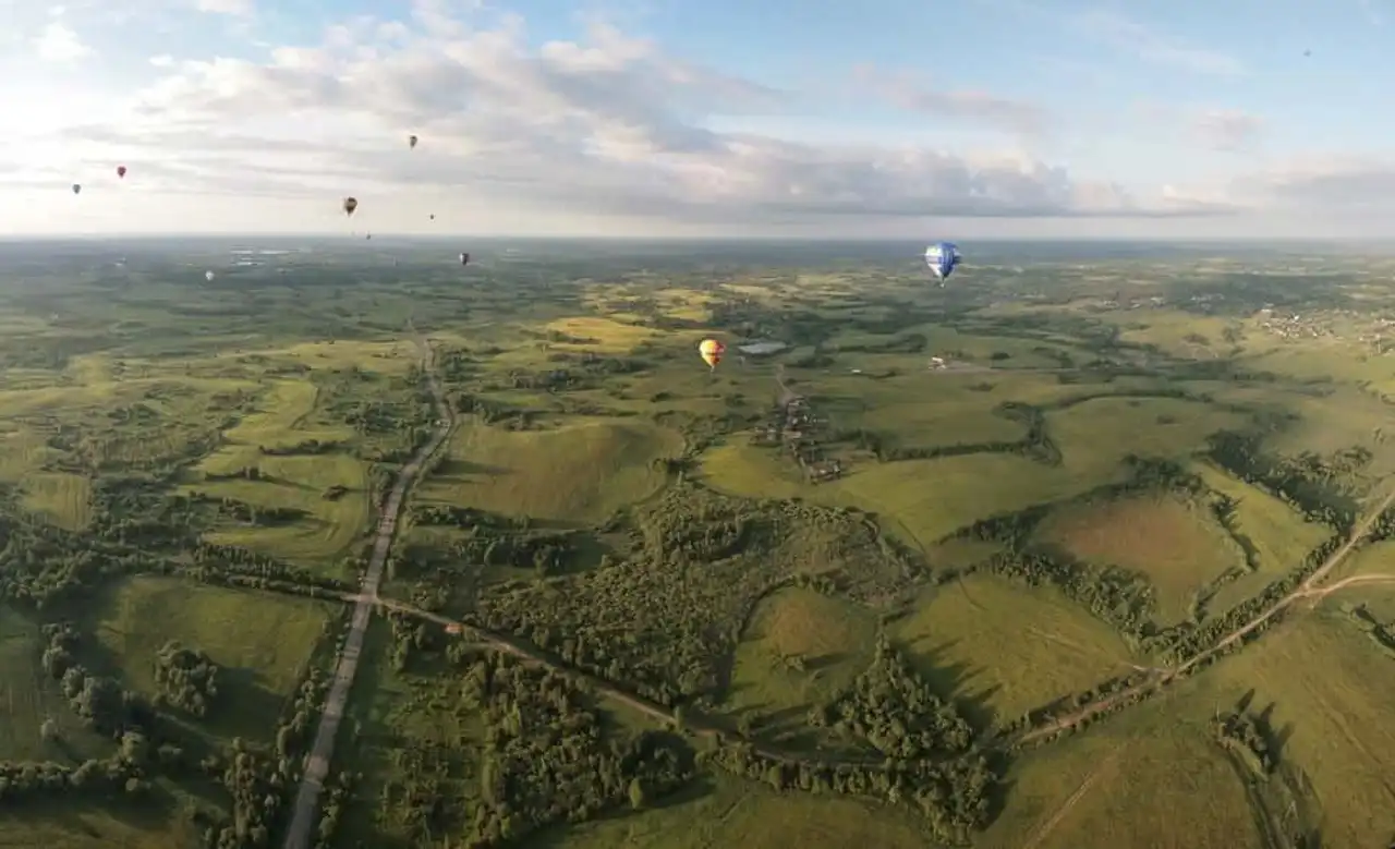 Balloon festivals and world balloons