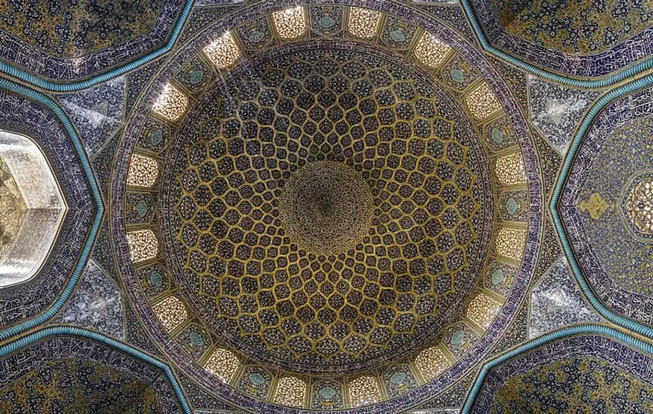 Photos from inside mosques in Iran by Mohammad Domiri