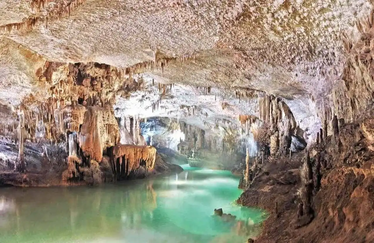 Beautiful caves in the world