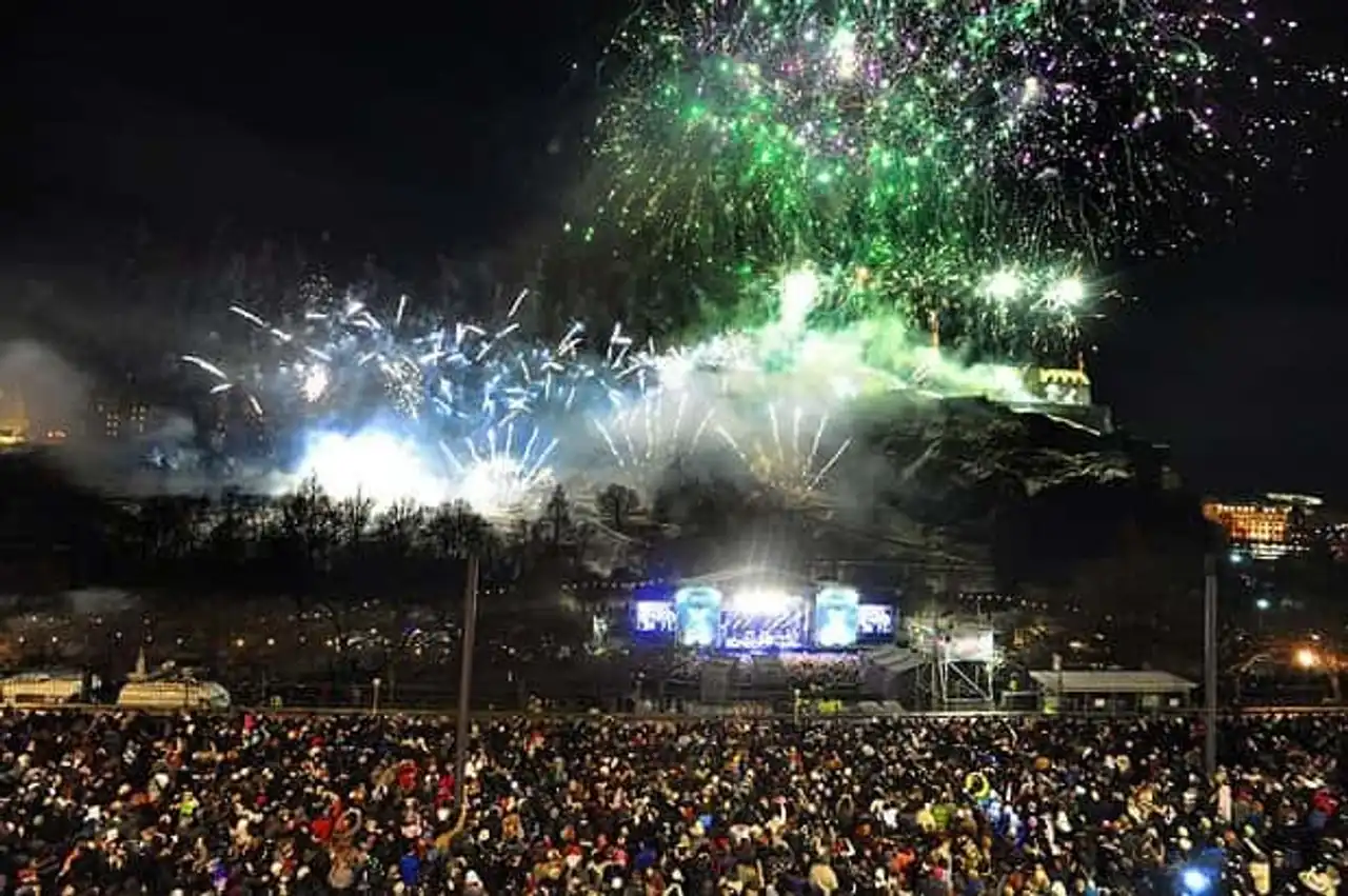 fireworks edinburgh