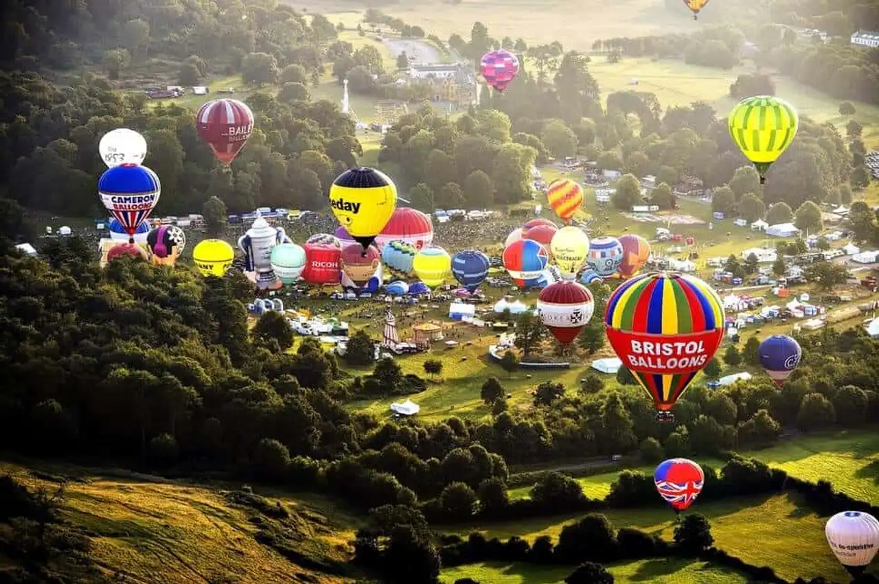 Balloon festivals and world balloons