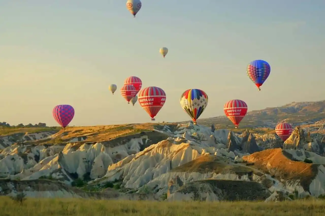 Balloon festivals and world balloons