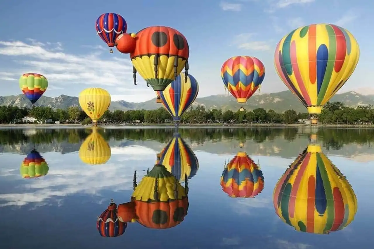 Balloon festivals and world balloons