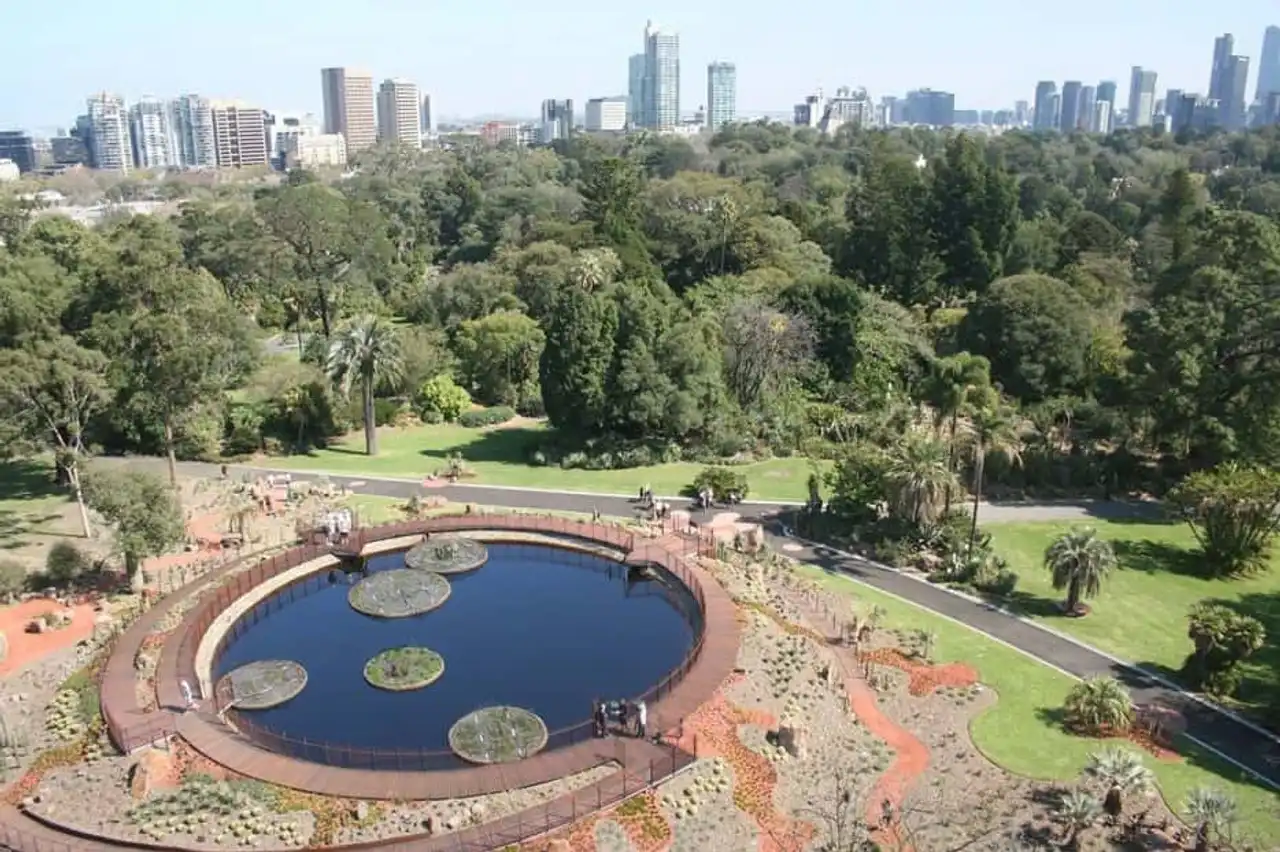 Urban parks in the world to escape the city's growing