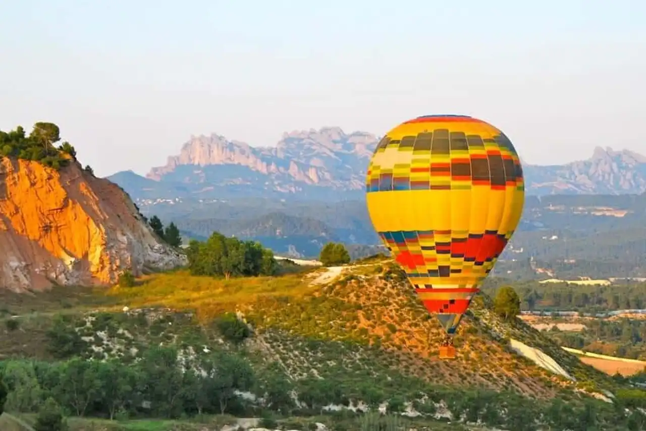 Balloon festivals and world balloons