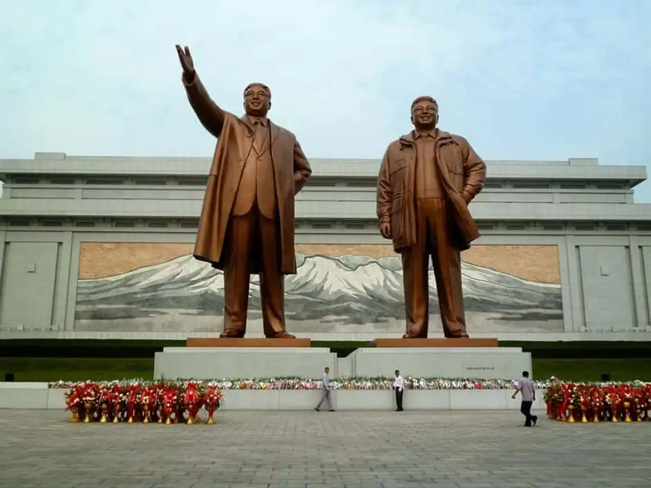 gigantic, colossal and enormous statues and monuments in the world