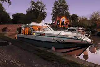 Canal du Midi, between cruises and boat rental without a permit