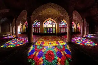 The fascinating interior of the mosques and palaces of Iran