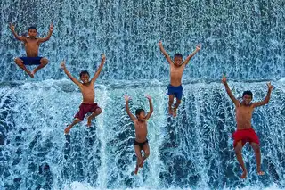 32 great pictures of children playing around the world