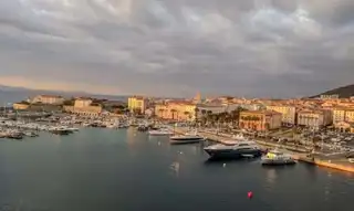 How and where to rent a boat in Corsica?