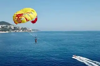 Where to do ascent parachute in Nice?