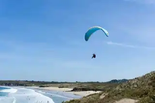 Where to go for a parachute jump in Brittany?