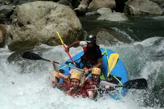 Make rafting on the wild rivers of Costa Rica