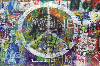 Street-Art : visit of the John Lennon wall in Prague