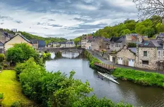 Le canal de Nantes à Brest en Camping-Car : location, conseils, areas, routes