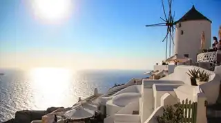 The 18 things to do in Santorini