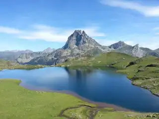 The 5 most beautiful hikes to do at the Lakes of Ayous