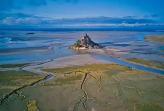 The phenomenon of tides in Mont Saint-Michel