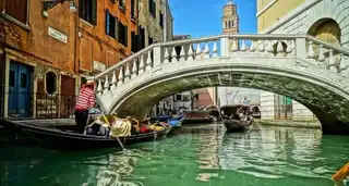 Transfer between Marco Polo Airport and Venice