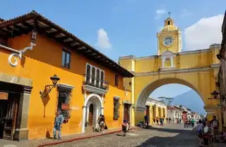 Visit Antigua, the most colorful city of Guatemala