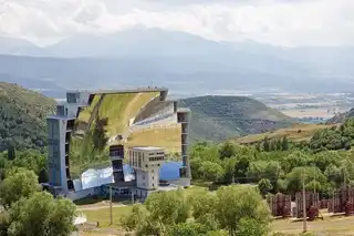 Zoom on the world's largest solar oven in Odeillo