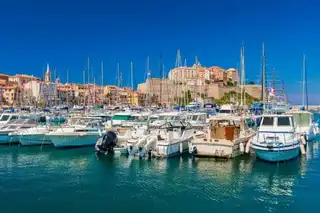 Boat rental in Calvi: how to do and where?