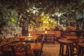 For Sale Pub : an unusual bar in Budapest