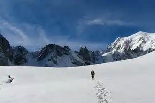 30 glaciers with striking beauty in the world