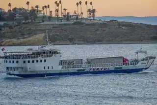 How to get to Çeşme from Chios by ferry?