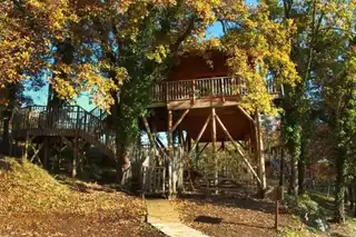 The 7 most beautiful huts in the trees in Dordogne