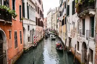 Visit Venice in Gondola: reservations & fares