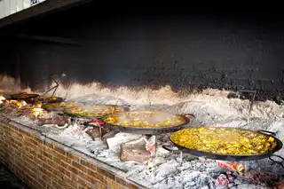 The paella, a war story... hungry?