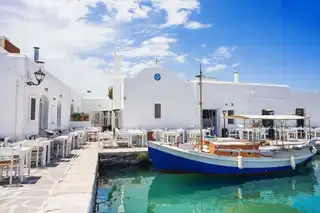 Transfer between Paros Airport and the rest of the island