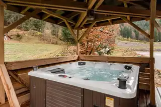 9 Airbnb with Jacuzzi in full nature in France