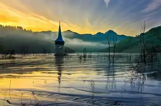 Geamăna, a Romanian village flooded by a toxic lake