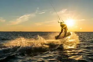 How and where do kitesurf in Paros?