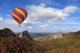 How to fly the Auvergne volcanoes in the hot air balloon?