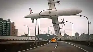 5 impressive aircraft crash videos