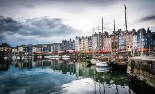 In which quarter house in Honfleur?