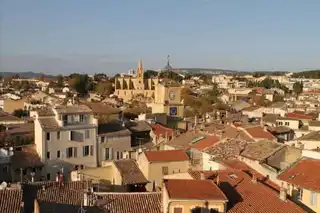 In which district house in Salon de Provence?