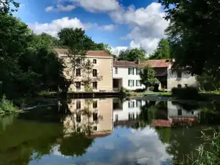 In which village house to visit the Marais Poitevin?