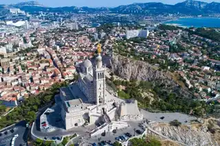 Where to do ascent parachute in Marseille and its surroundings?