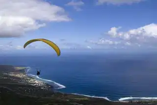 8 places to make paragliding at the Meeting