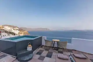 The 11 best hotels in Santorini