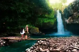 Visit the Tegenungan Waterfall in Bali: the most accessible Bali Waterfall