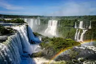 Visit the Iguazú Falls (from Brazil and Argentina): tickets, prices, schedules