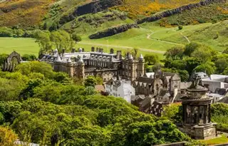 Visit the Palace of Holyrood in Edinburgh: tickets, prices, schedules