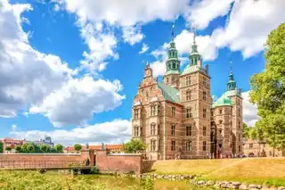 Visit the Rosenborg Castle in Copenhagen: tickets, prices, schedules